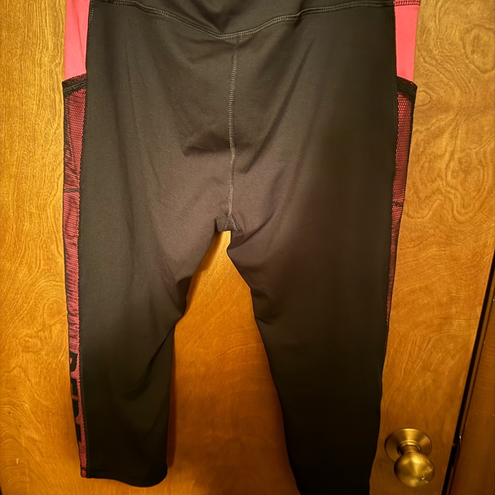 Bebe capris - Picture 4 of 4